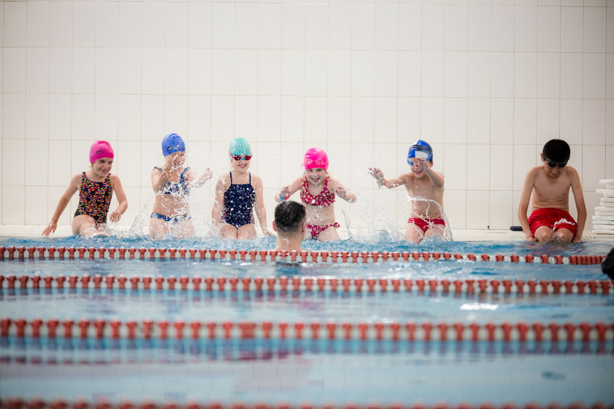 Koliko često dete treba da ide na časove plivanja?